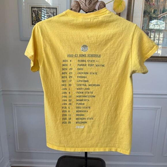 Gildan university of Michigan Wolverines NCAA Basketball Maize Rage 22-23 Tshirt - Picture 5 of 8